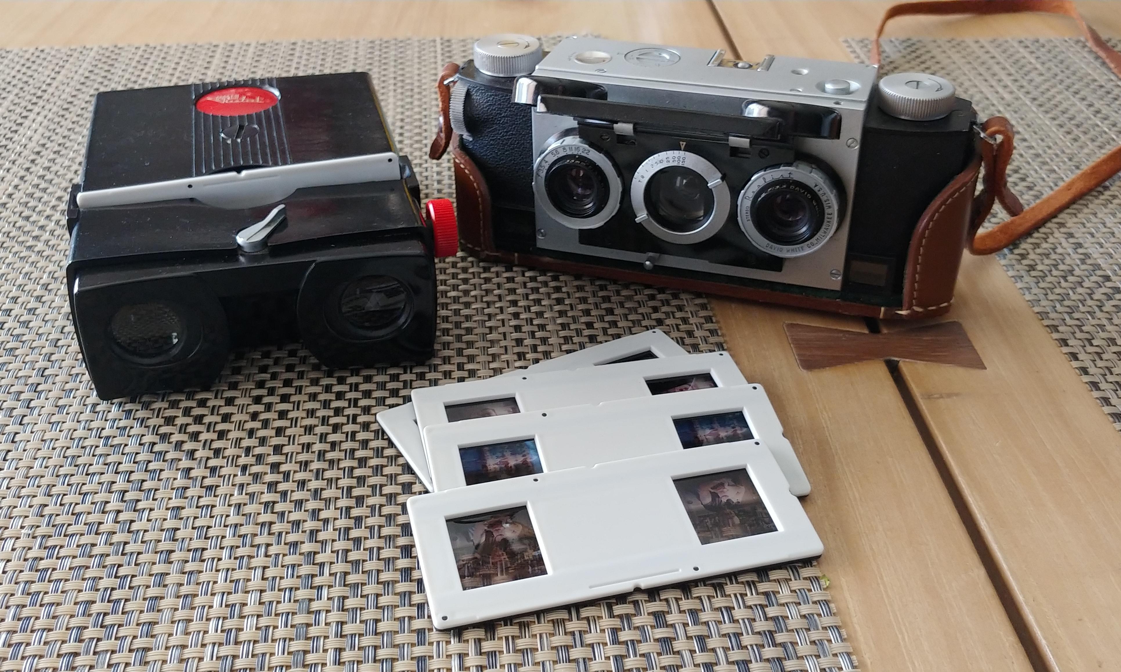 1951年製のDavid O. White Stereo Realistカメラ。スライドフィルムを