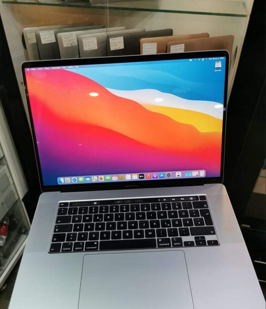 So i found this MacBook pro 2019 i9 16