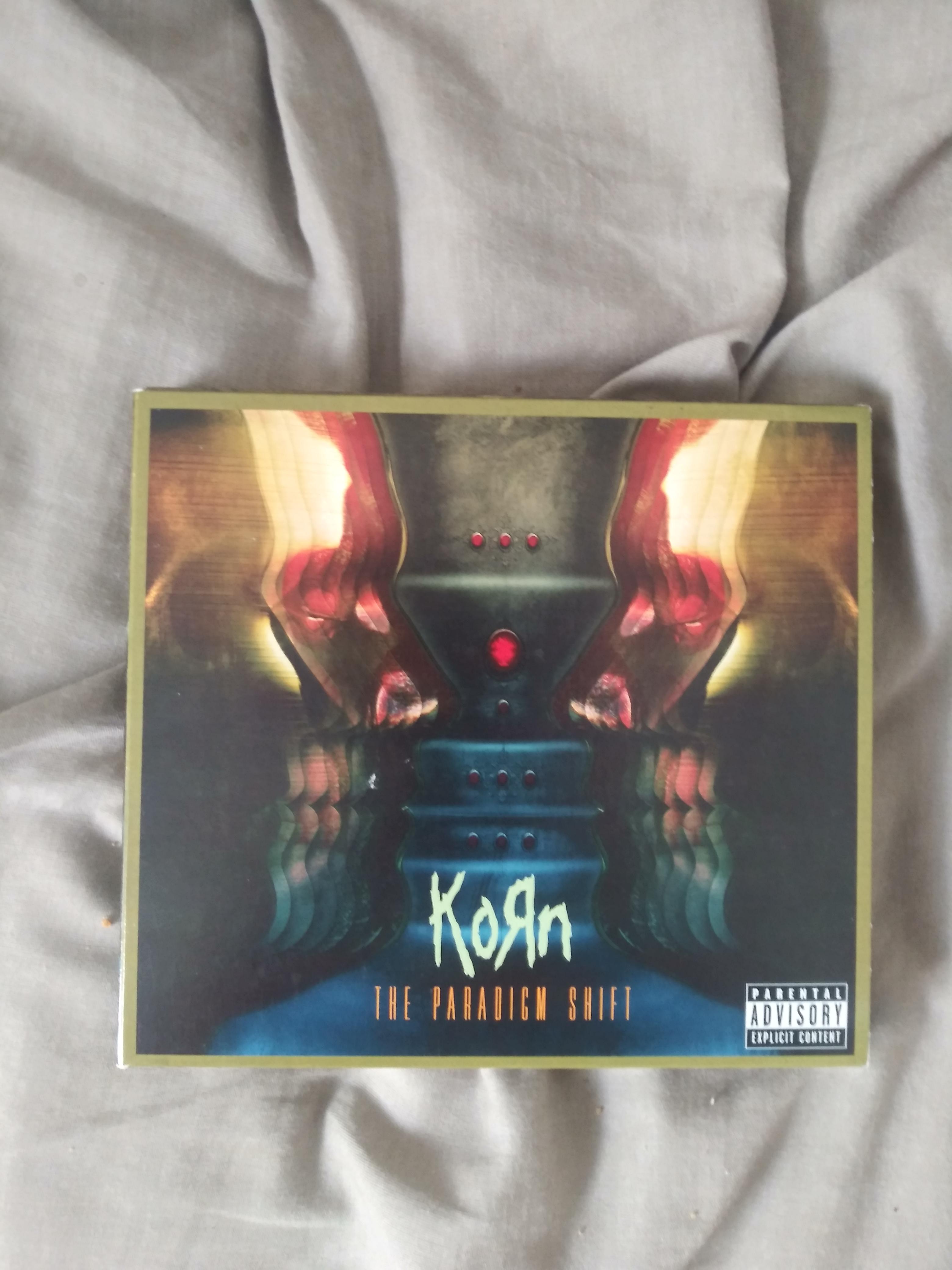 I just got the deluxe edition of the paradigm shift on CD : r/Korn