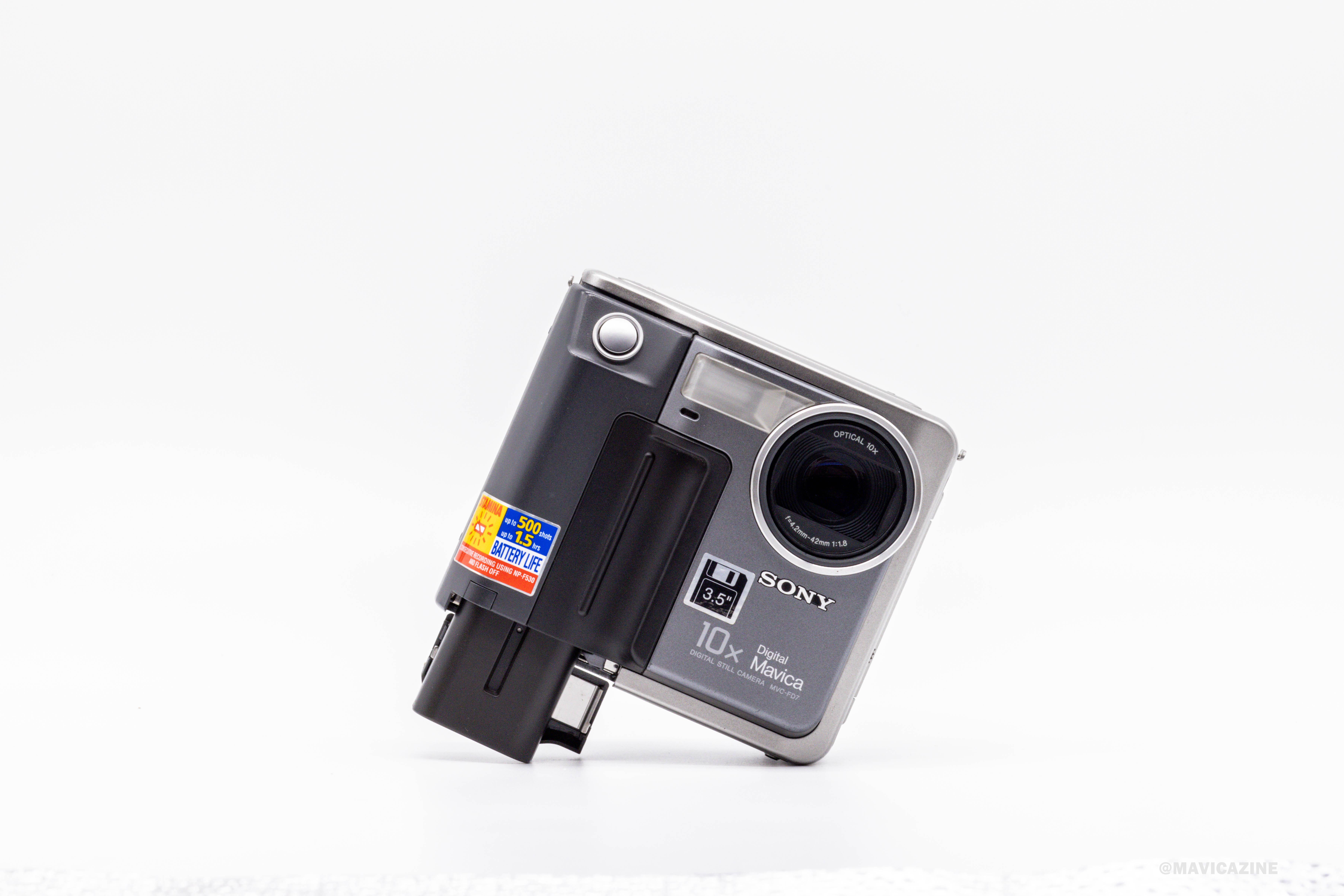 SONY MAVICA FD7 : Still the best looking camera imo, prove me