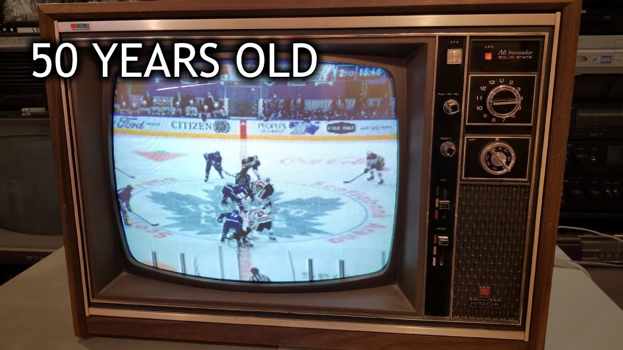 Hitachi Solid State TV from 1971 (Model CNU-880) - YouTube