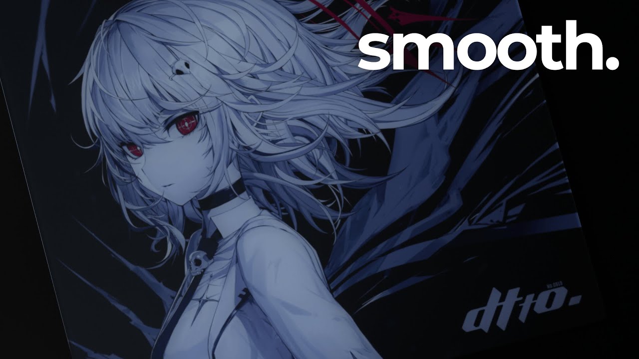 The surface is so smooth! A glass mouse pad made in collaboration