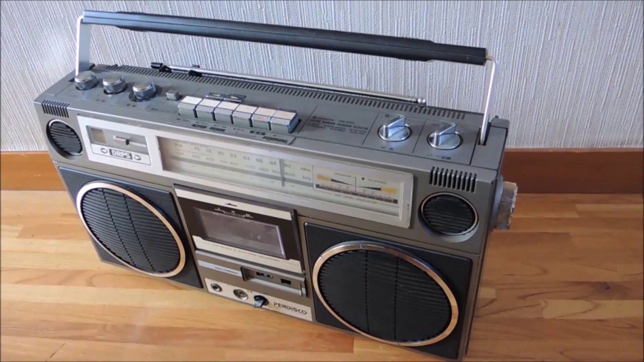 HITACHIレトロラジカセ TRK-8020を入手・修理 - YouTube