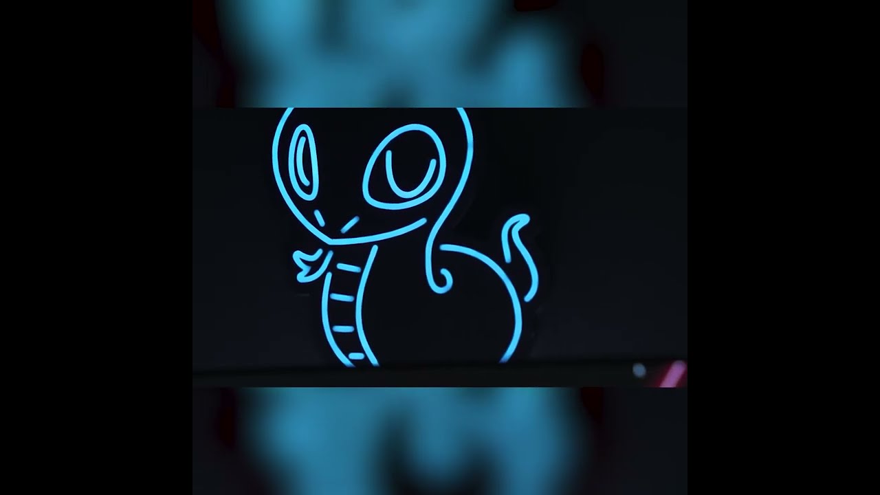 Razer Sneki Snek Wall Light - YouTube
