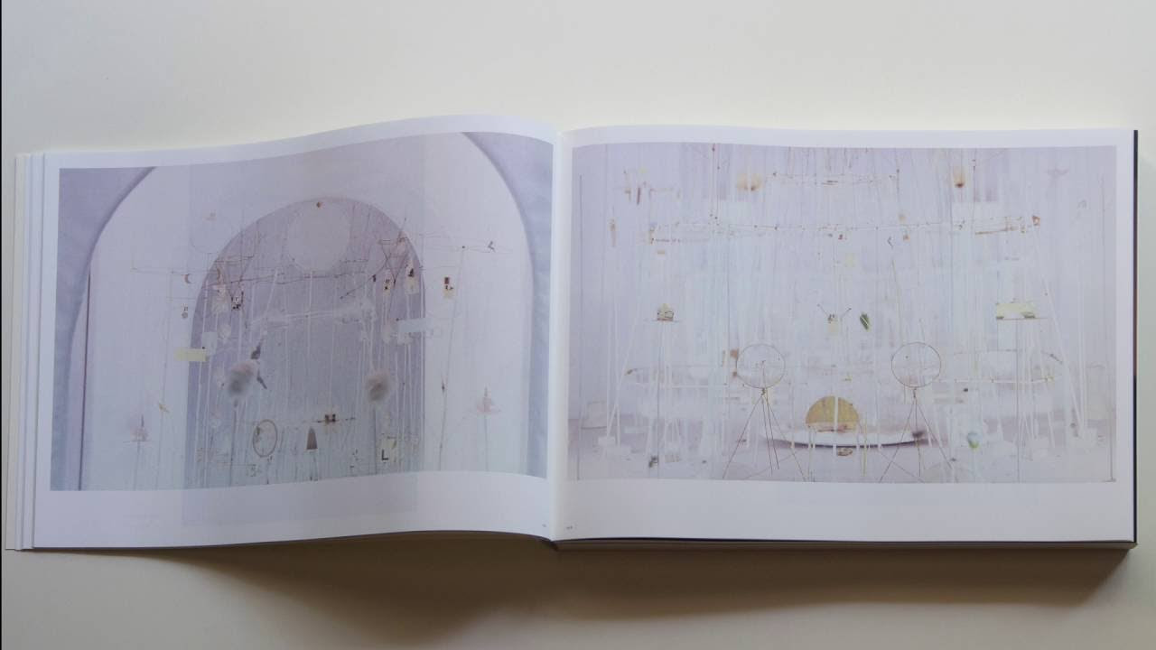 作品集『内藤礼｜1985-2015 祝福』 - YouTube