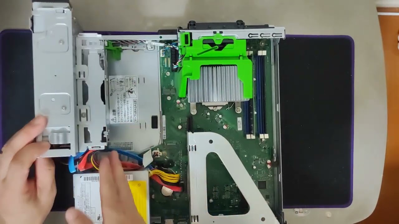 FUJITSU D588 分解 - YouTube