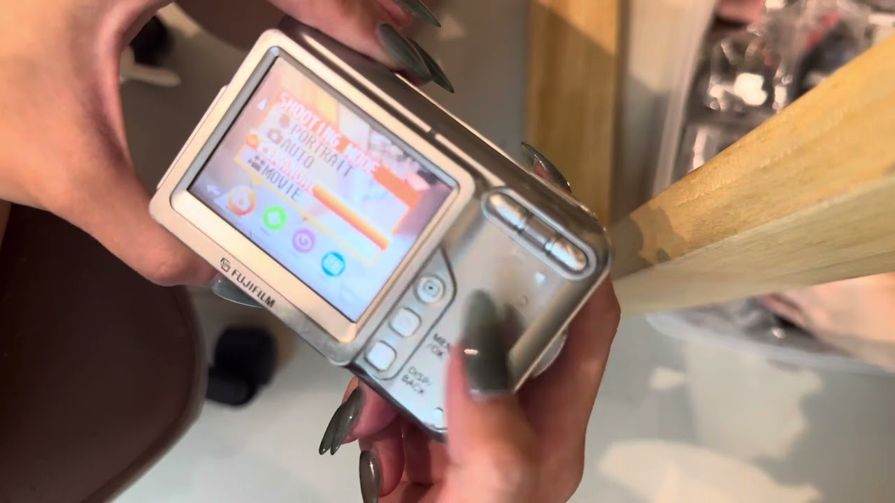 Fuji finepix a600 - YouTube