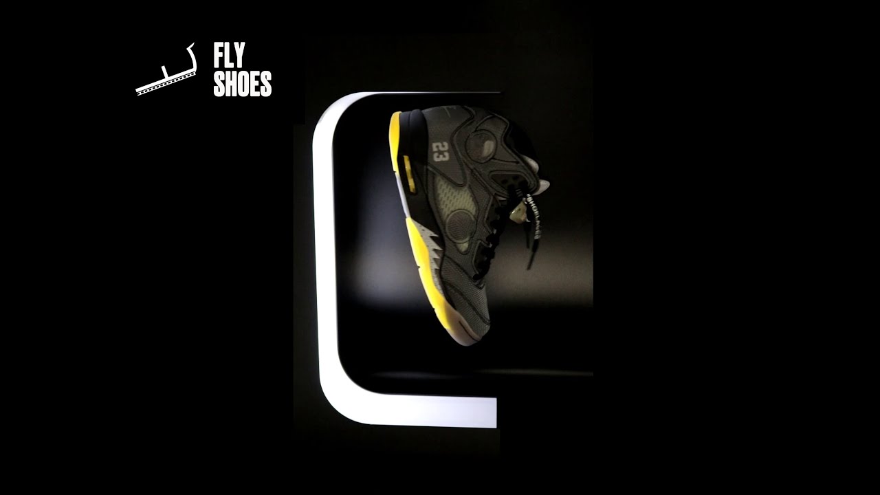 無重力のように浮く!?スニーカーディスプレイ【FLY SHOES】 | 株式会社