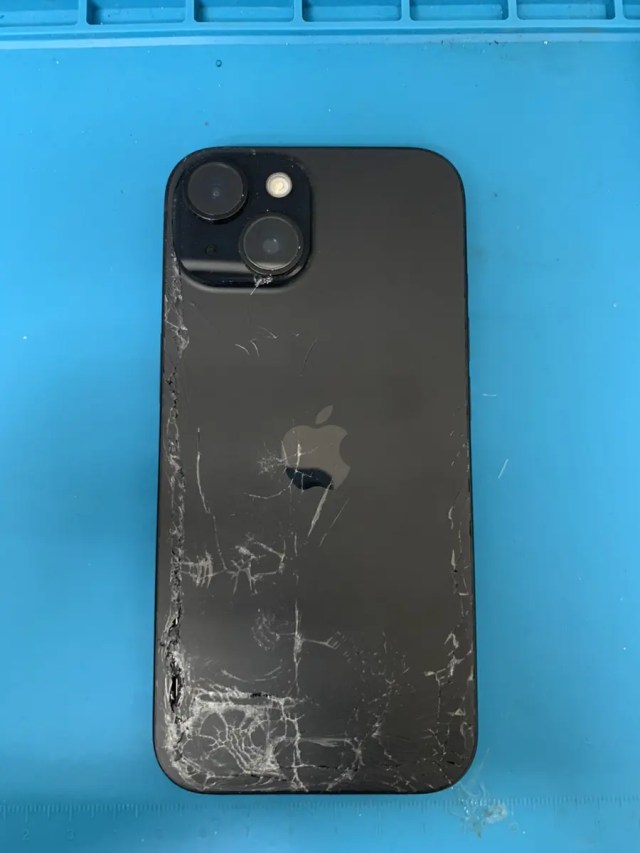 iPhone15 バックパネル交換【東久留米店】 - 最長1年保証 アイフォン