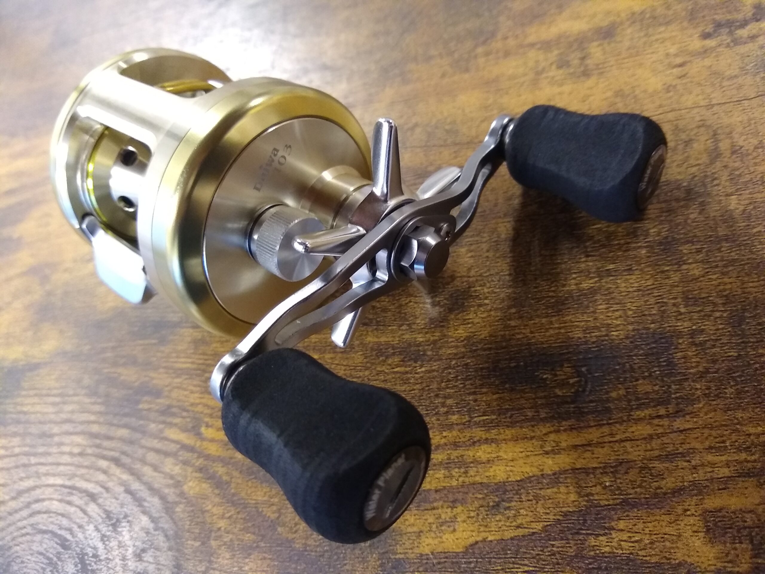 中古】ダイワ ミリオネア CV-Z103 ハンドル社外仕様 - ONLINE SHOP