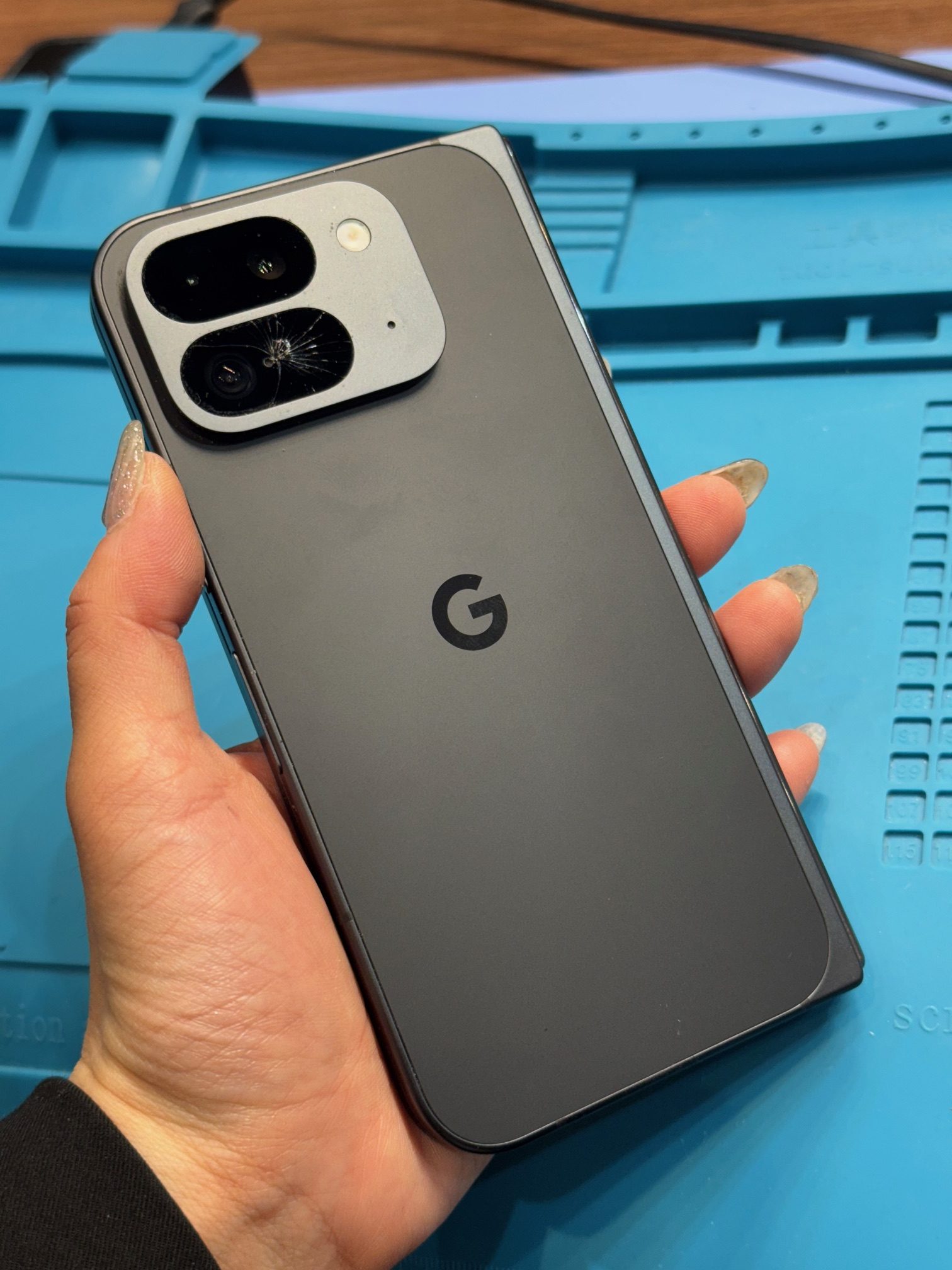 赤池店】Google Pixel 9 Pro Foldのレンズ割れ【日進市梅森からご来店