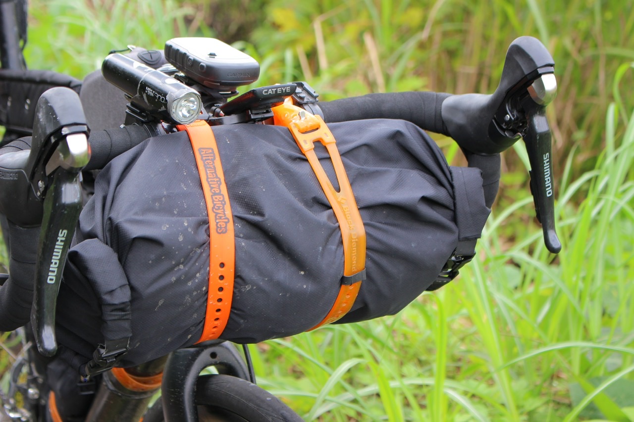 レビュー】Apidura：バックカントリー ハンドルバーバッグ（11L）の