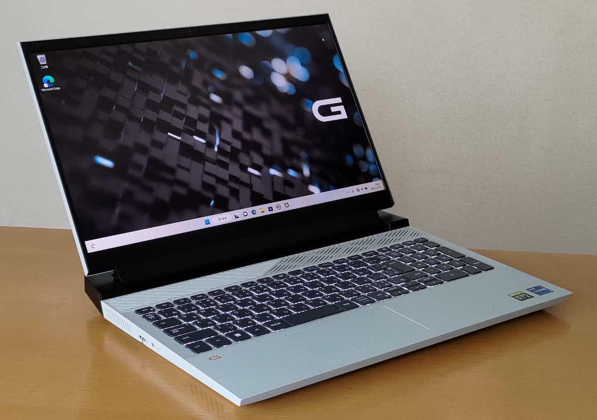 DELL G15（5520）実機レビュー － 大柄で迫力のあるデザイン