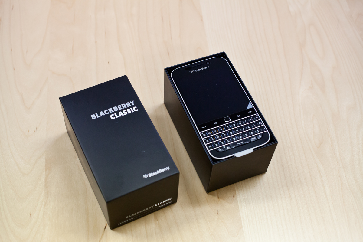 BlackBerryファン待望のBlackBerry Classicが到着したので開封式