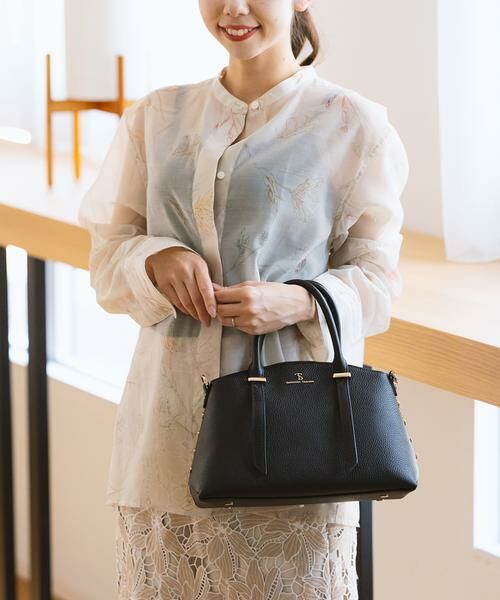 セール】 サイドスタッズ レザーハンドバッグ （ハンドバッグ