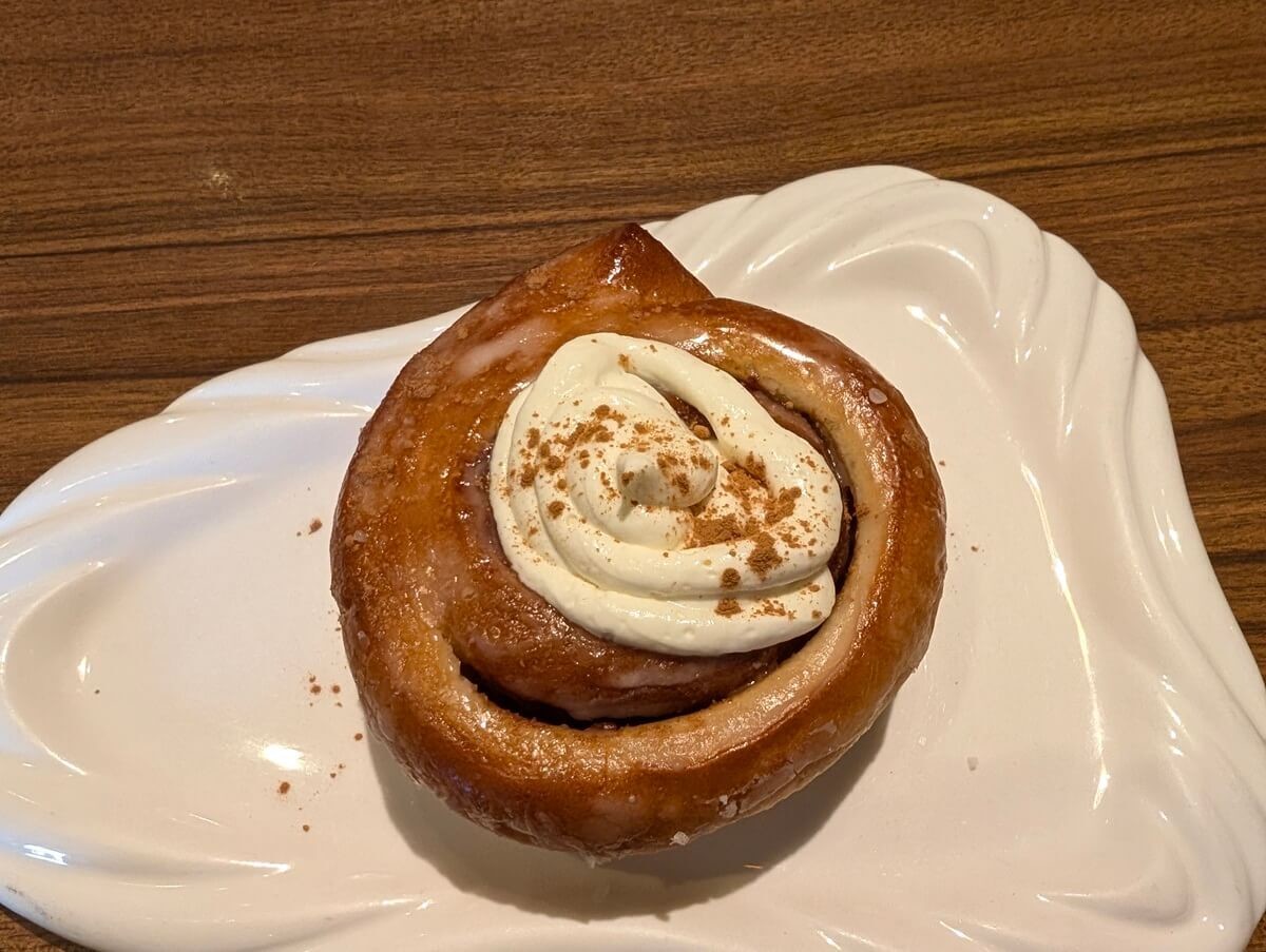 びっくりドンキー】一部店舗限定「シナモンロール」実食レポ！コーヒー