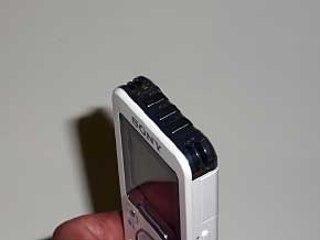 ソニー、クレードルが付属するポータブルラジオレコーダー「ICZ-R100