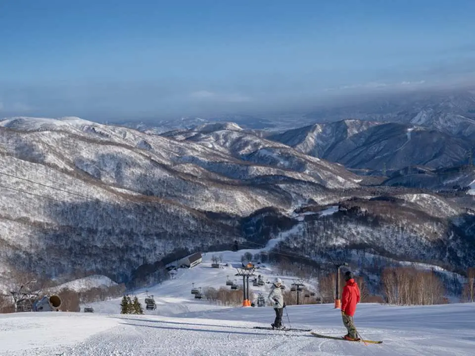 春割】苗場スキー場・かぐらスキー場 1日リフト券（新潟） - KKday