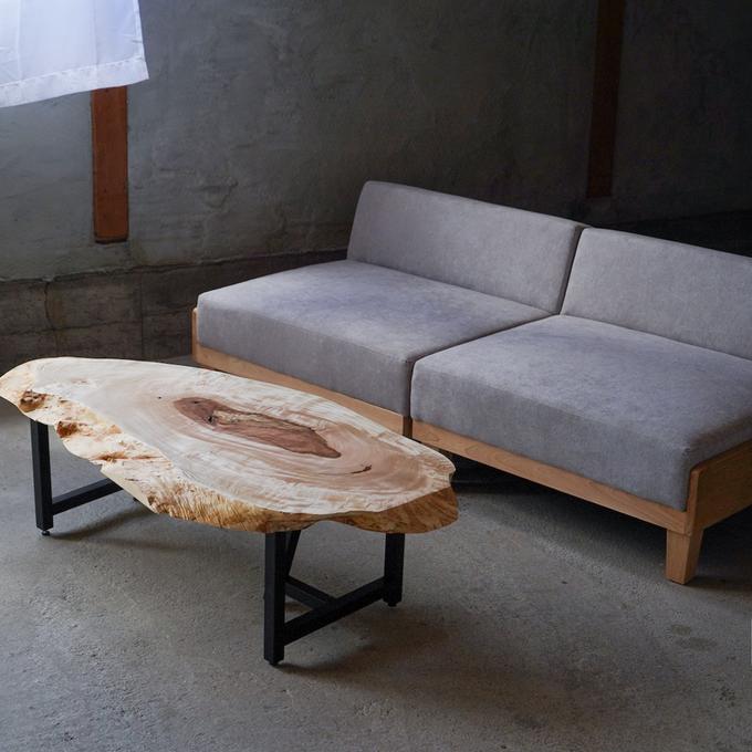 大きな栃の楕円形輪切り 一枚板 ローテーブル - 徳田製作所 | minne