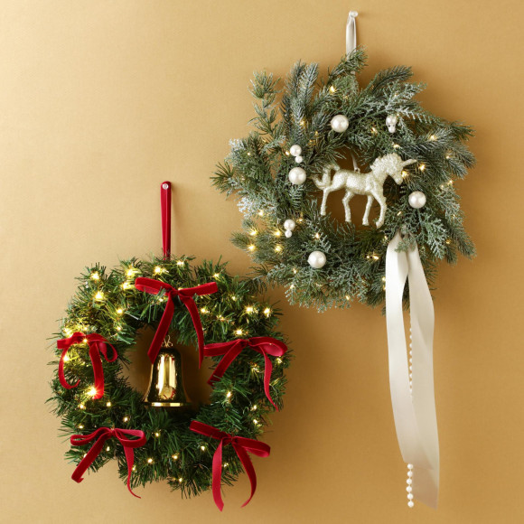 NEW!】ホリデーシーズンを華やかに彩る、LED付きの豪華なリースのご
