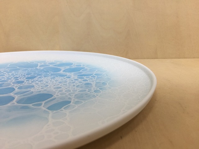 楽天市場】有田焼 やま平窯 frame26cmプレート(エッグシェル青泡