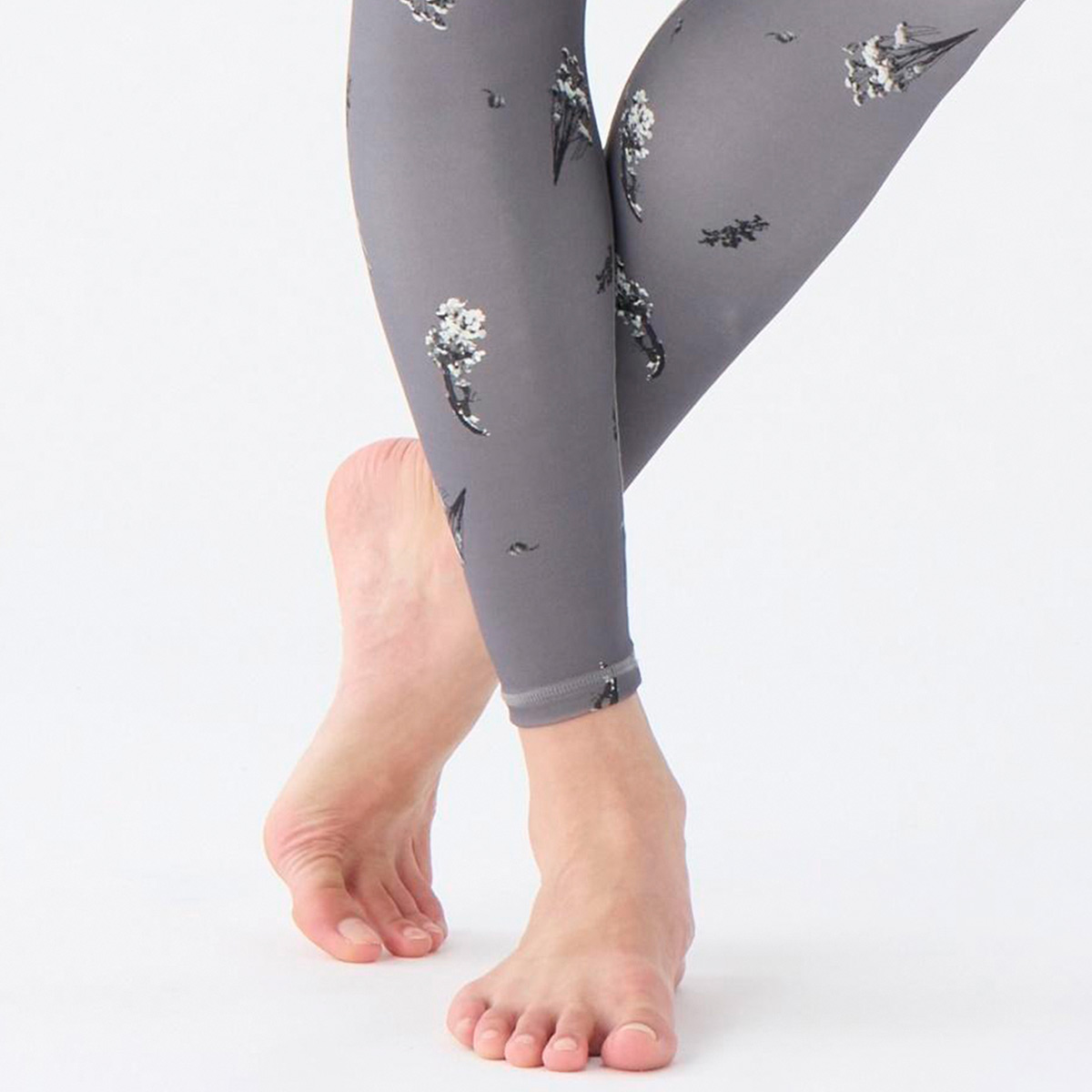 楽天市場】【セール 40％OFF】suria スリア ヨガウェア レギンス