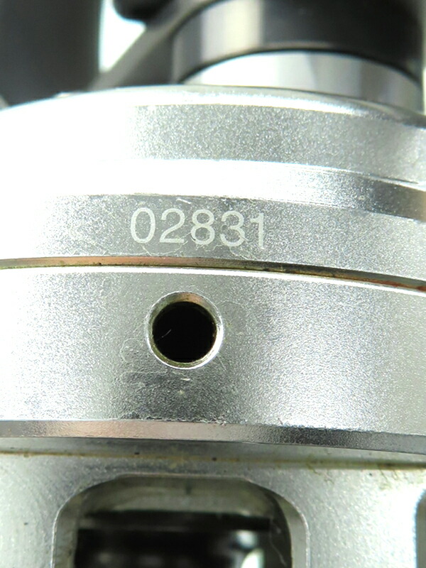 SHIMANO】シマノ『12カルカッタ100 右ハンドル』02831 ベイトリール 1