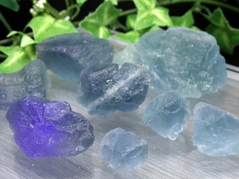 楽天市場】○強めの蛍光【マリンブルー 蛍光フローライト原石