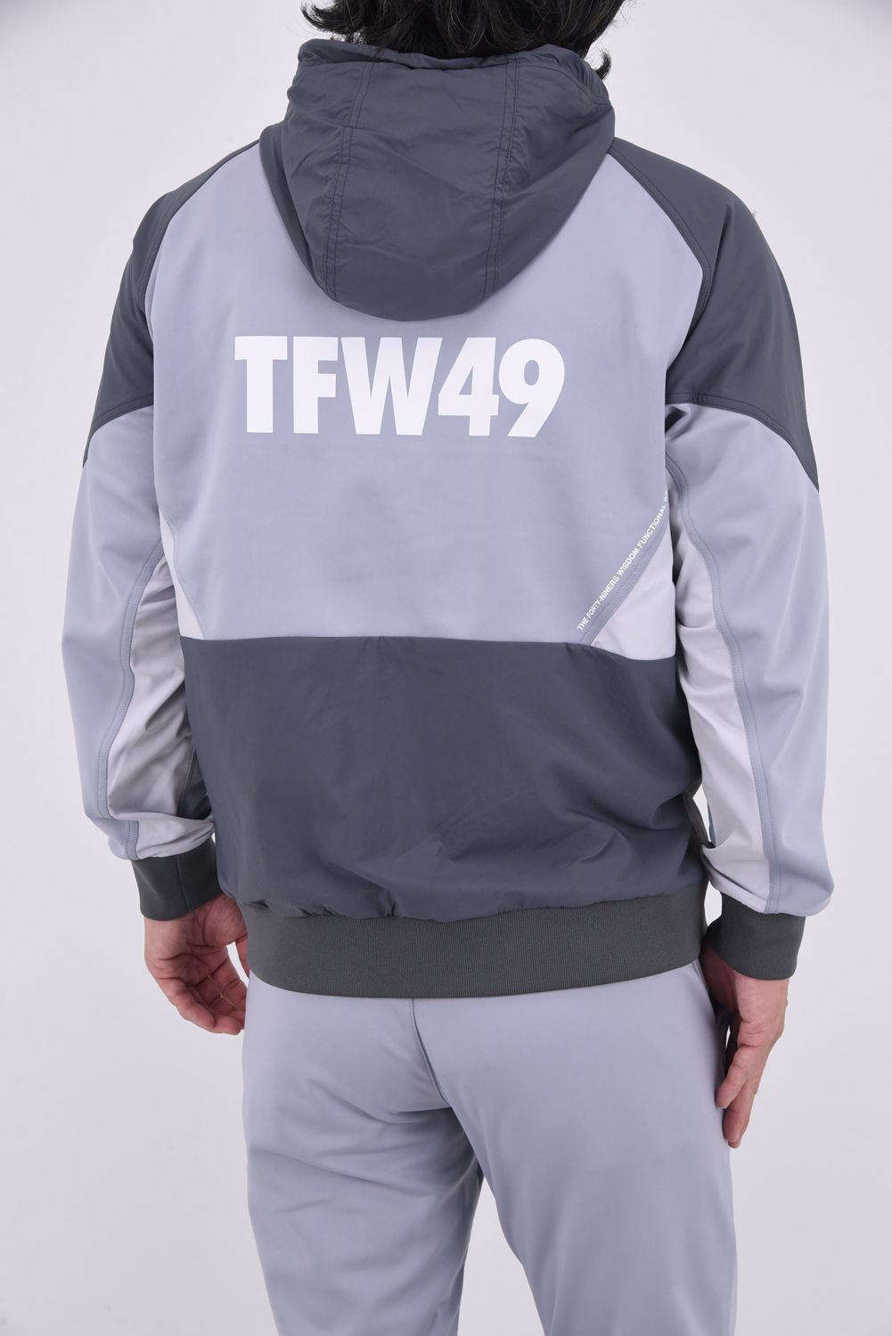 TFW49 - COMBINATION HOODED JACKET / バックロゴ コンビネーション
