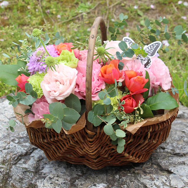 バスケットフラワーアレンジメント8000円