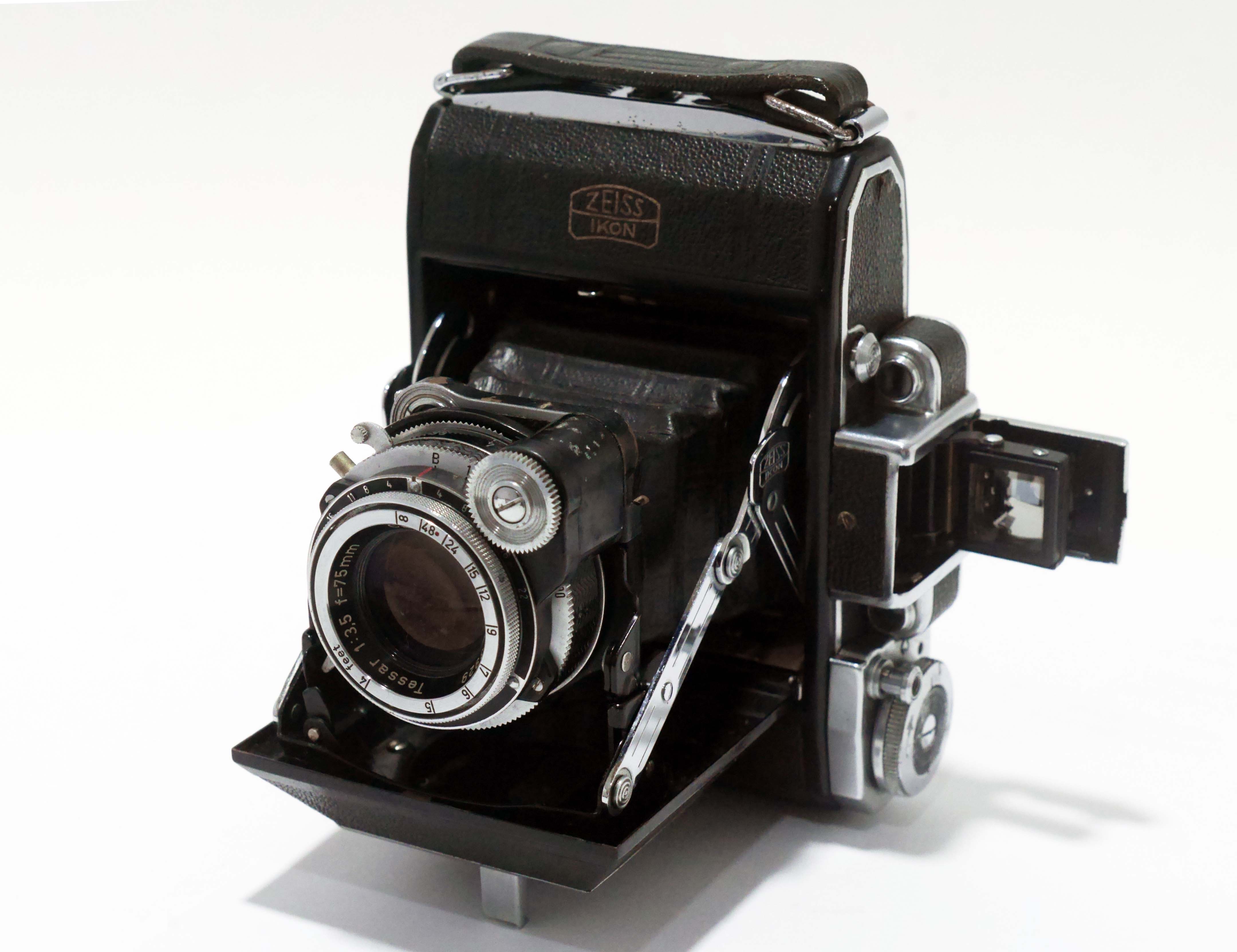 ドイツ製 スーパー セミ イコンタ 6X4.5 V 型 カール・ツァイス