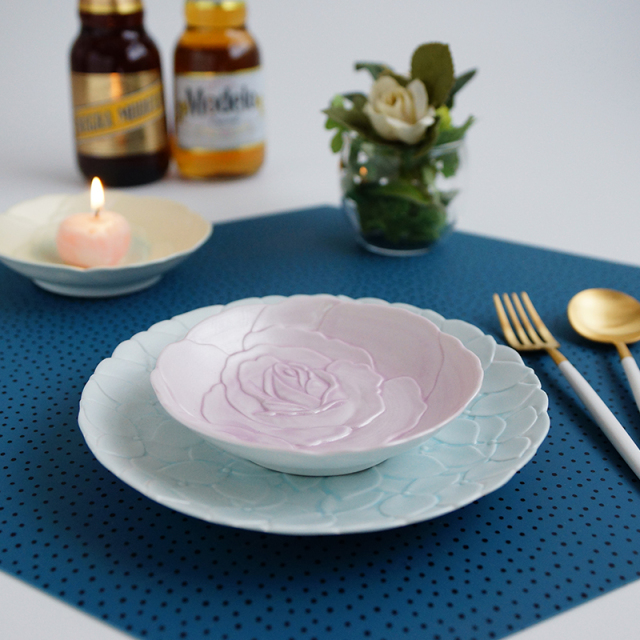 mint. 薔薇彫り深小皿【金照堂オリジナル】