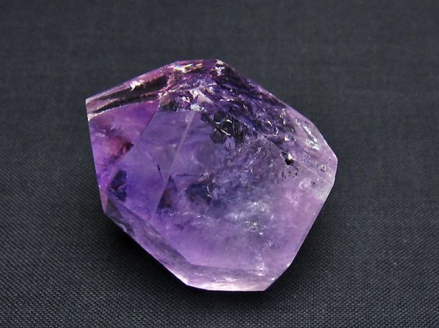パワーストーン 天然石 虹入りアメジスト 原石[T436-2850]