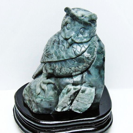 3Kgパワーストーン 天然石 エメラルド 手彫り フクロウ 置物[T583-1164]