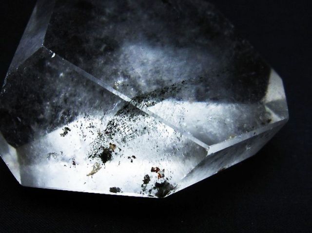 ガーデンクォーツ（庭園水晶）原石[T72-2444]