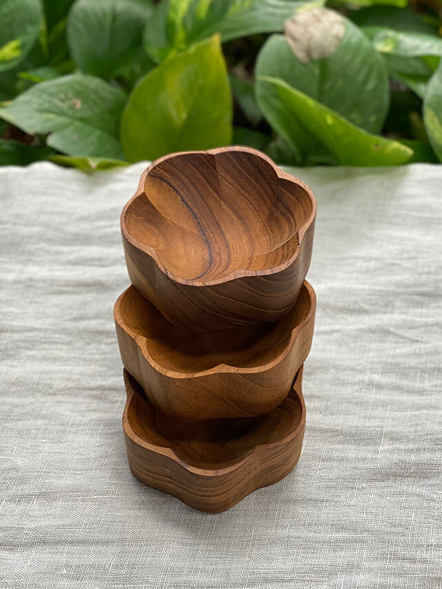 チークWOOD 花形 小皿【パヤカ オンラインショップ】