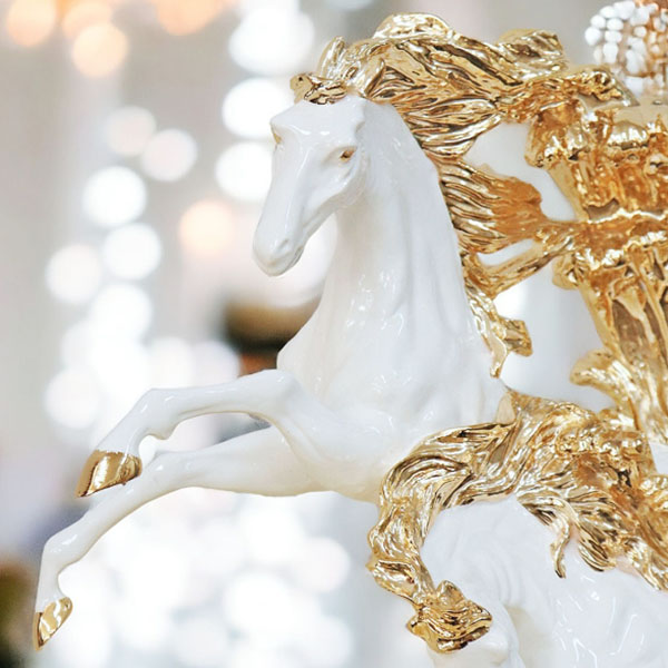 風水・開運インテリア・跳ね馬の置物（立ち馬） 2頭 （ホワイト） 動物