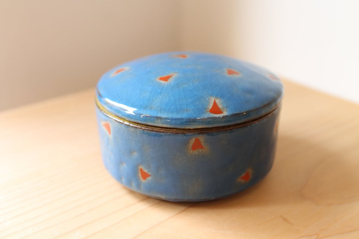 沖縄 山田真萬さん 赤絵 蓋もの やちむん | BRILLANTE IL SUZUKI SALONE