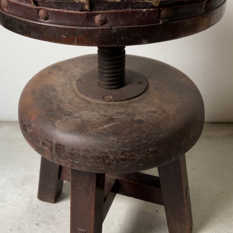 アンティーク丸椅子型回転椅子 絵画椅子 ヴィンテージ丸椅子 古い作業