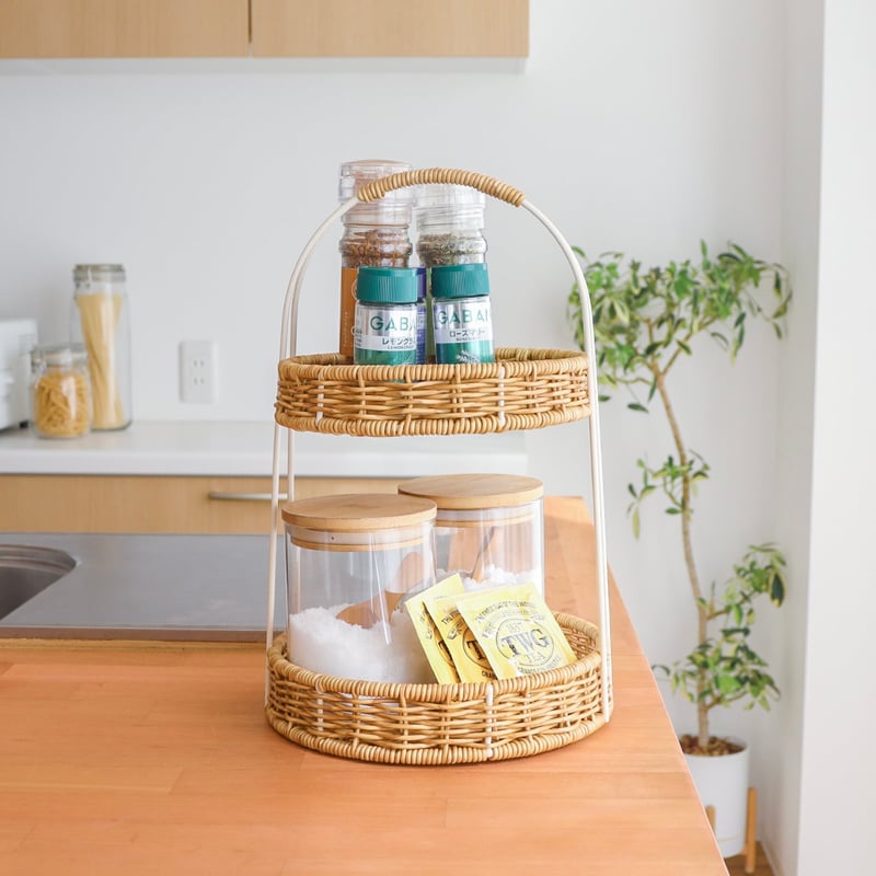 PPラタンで編まれた2段のアイアンラウンドラック / キッチン商品