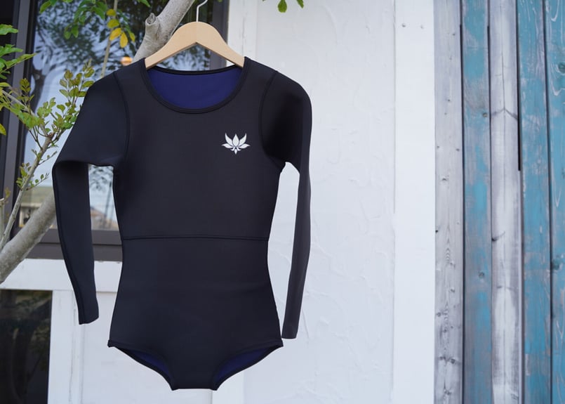 Axxe Classic 1.5mm レディーススイムカット長袖スプリング | Surfers9