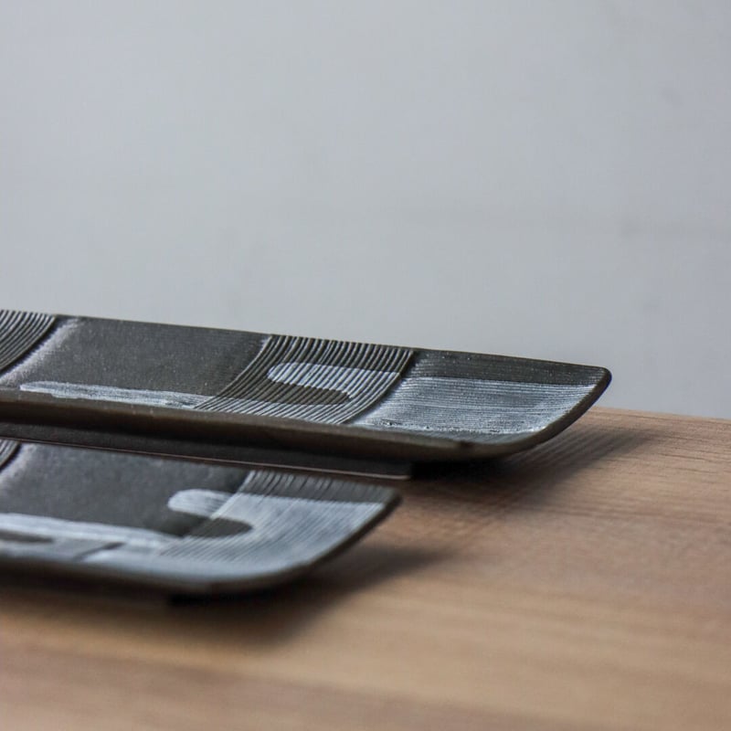 黒志野雲母銀 流水織綾 長皿 S/M | 和食器通販 有田焼 山忠｜おしゃれ