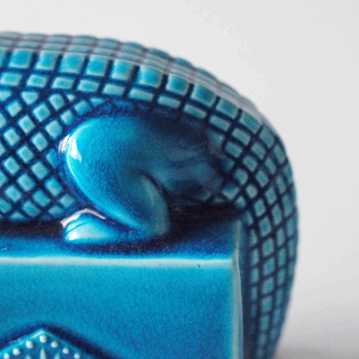 九栄神】青釉オーナメント 「セベク」 （化粧箱入） | KOBEIGAMA