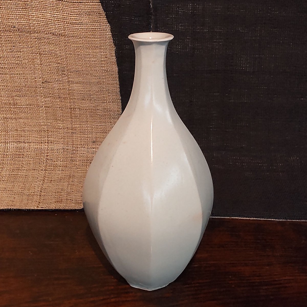 森岡由利子 「白磁面取花入」 | 恵埜画廊STORE