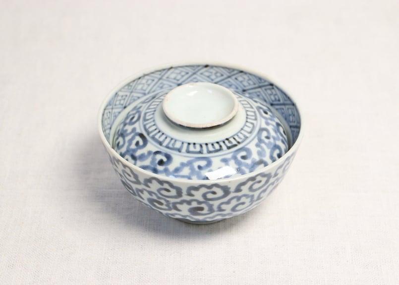 江戸中期染付雲図蓋茶碗5客組 小ニュウ,少甘手,1客高台ホツ | 吉祥寺