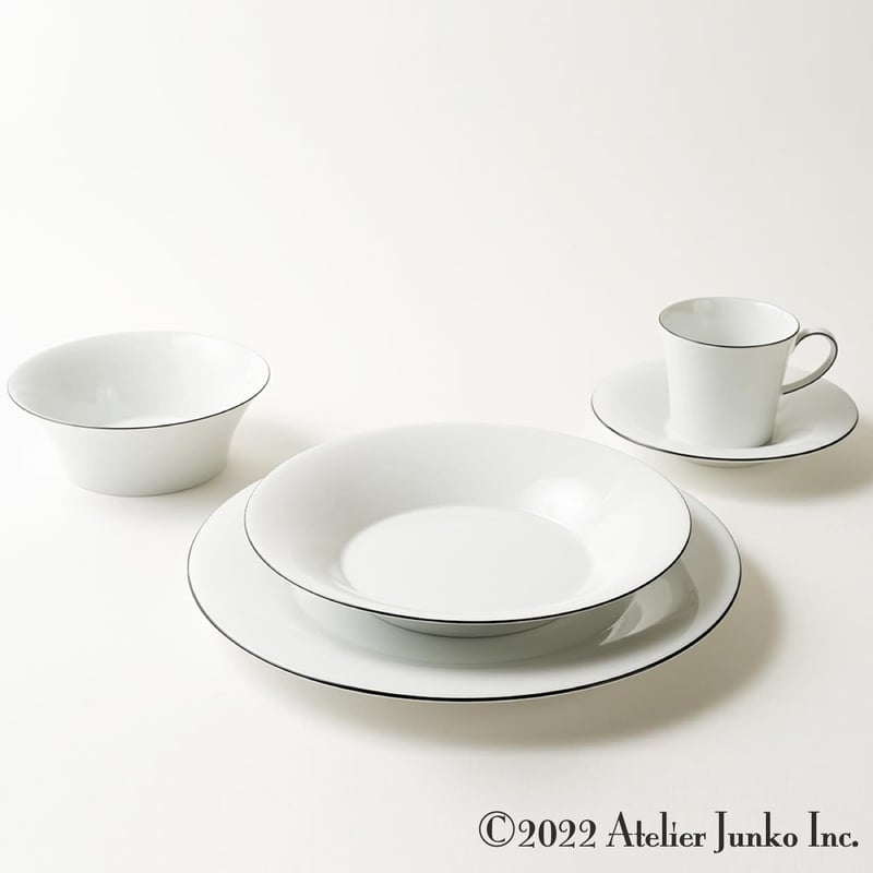 BERLINブラックライン ディナープレート KPM