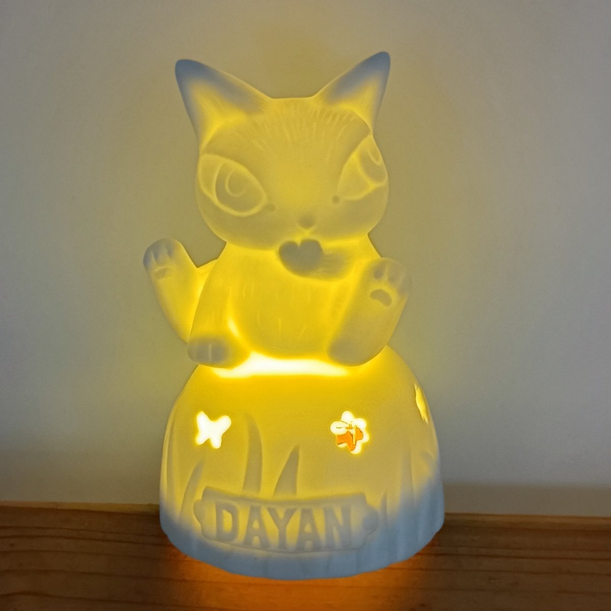 ダヤン 白磁 ミニランプ 僕、迷子 | 秀和美術本店 わちふぃーるど 取扱店