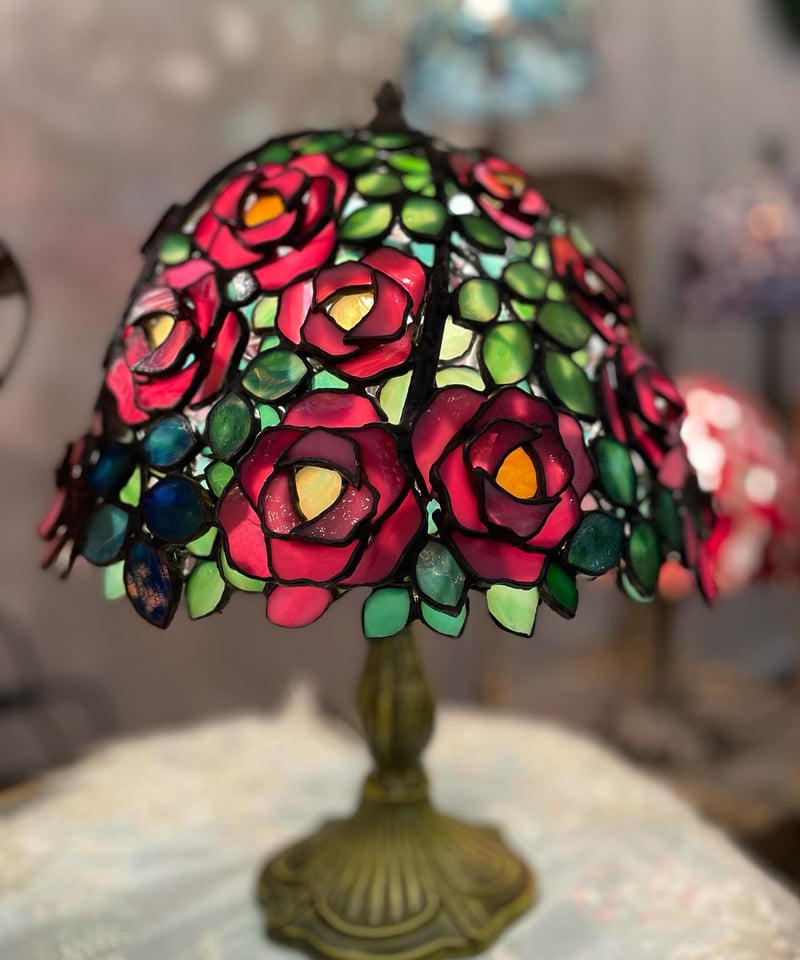 ステンドグラスランプ ピンクバラ | インテリア館 アリス