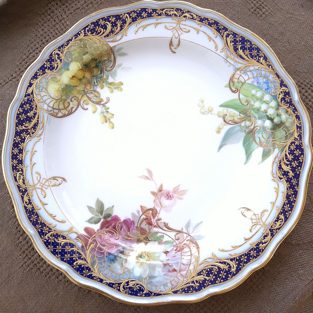 1850～1924年のMeissenマイセン、コバルトと金彩に自然主義様式の花々