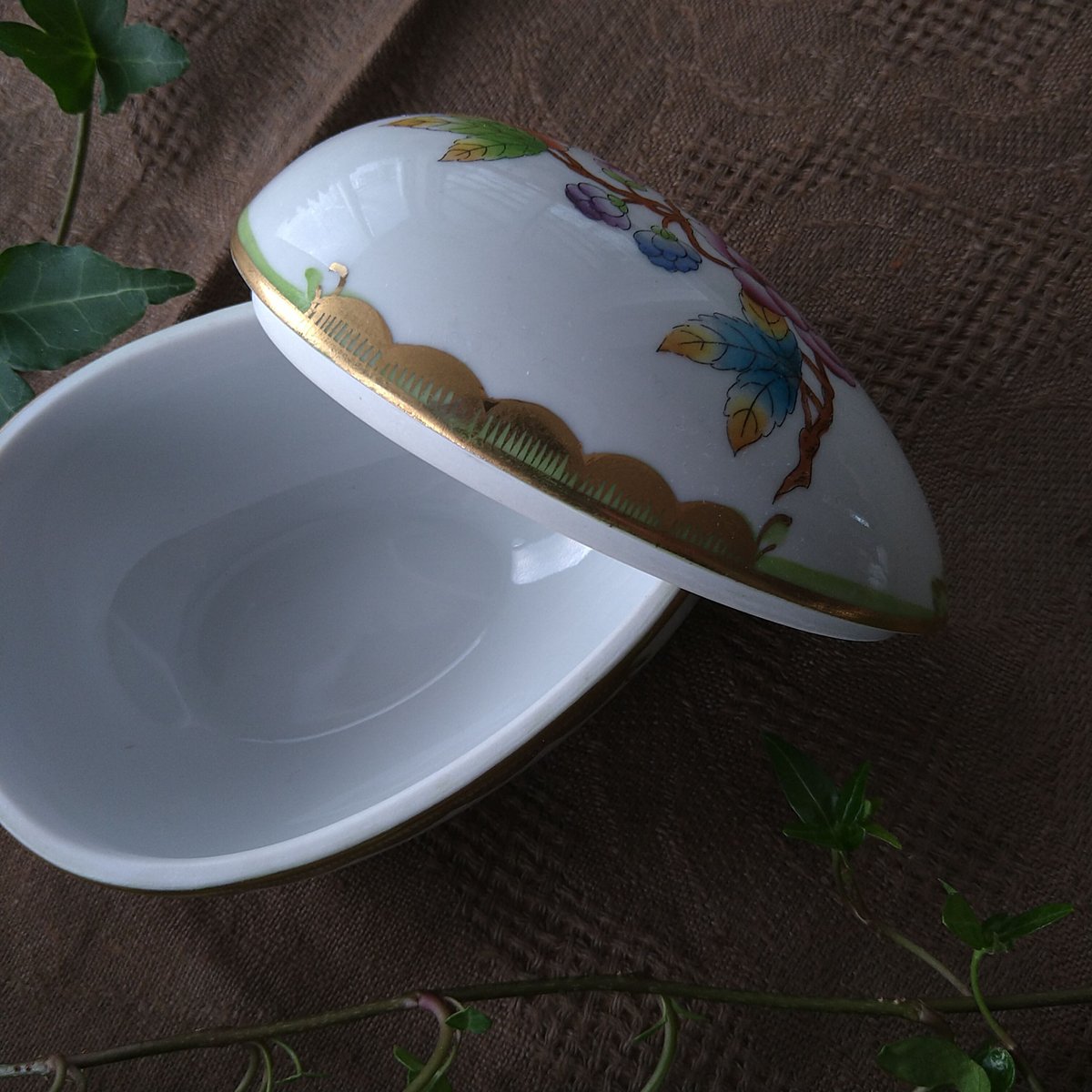 Herendヘレンドヴィクトリアの卵型ボンボン入れ 高さ約7㎝H、縦と横幅